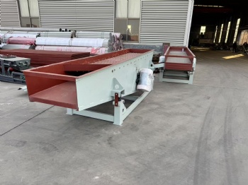 Linear vibrating screen
